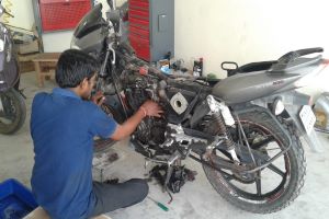 Repair Machine Motorcycle Rim Repair Shop Two-Wheeler-Mechanic-for-Daily-Hire-City-Tirunelveli