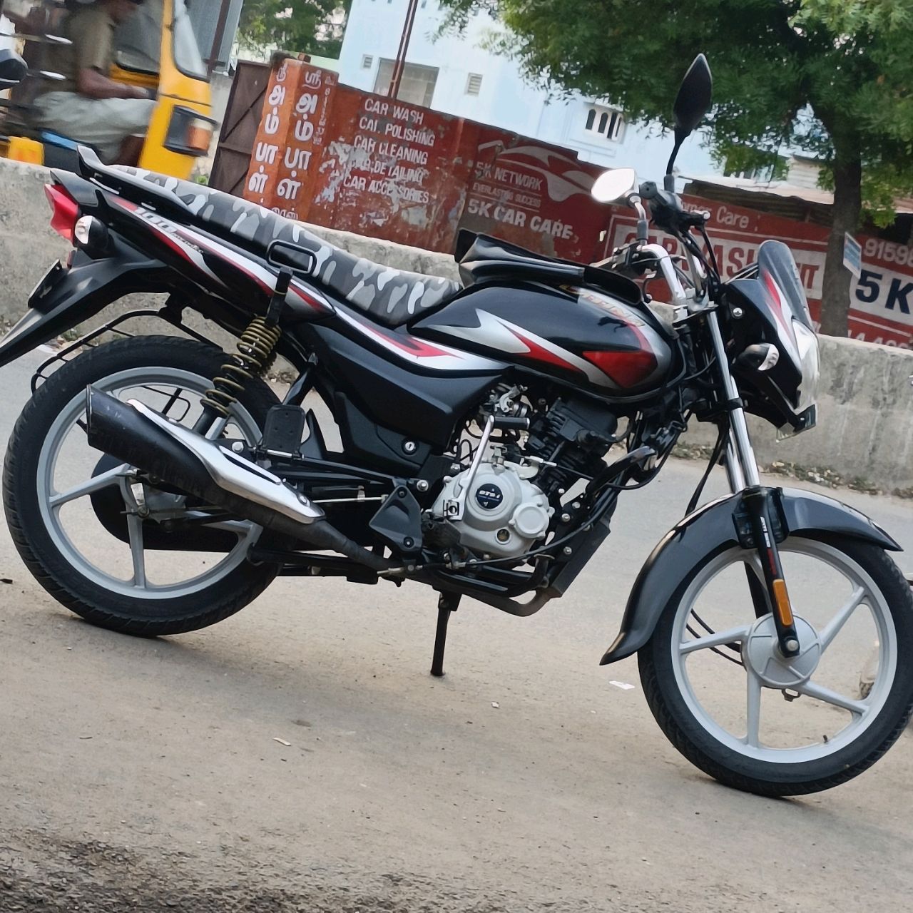 Alloy Wheel Second Hand Platina 2015 Model Bajaj-Platina-100-Bike